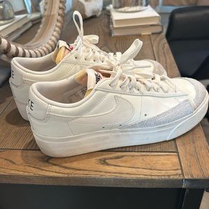 Women’s Nike blazer low platform size 8.5